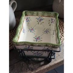 TEMP-TATIONS by Tara Trellis 1.0qt Cassarole Dish with lid, trivet, and Rack